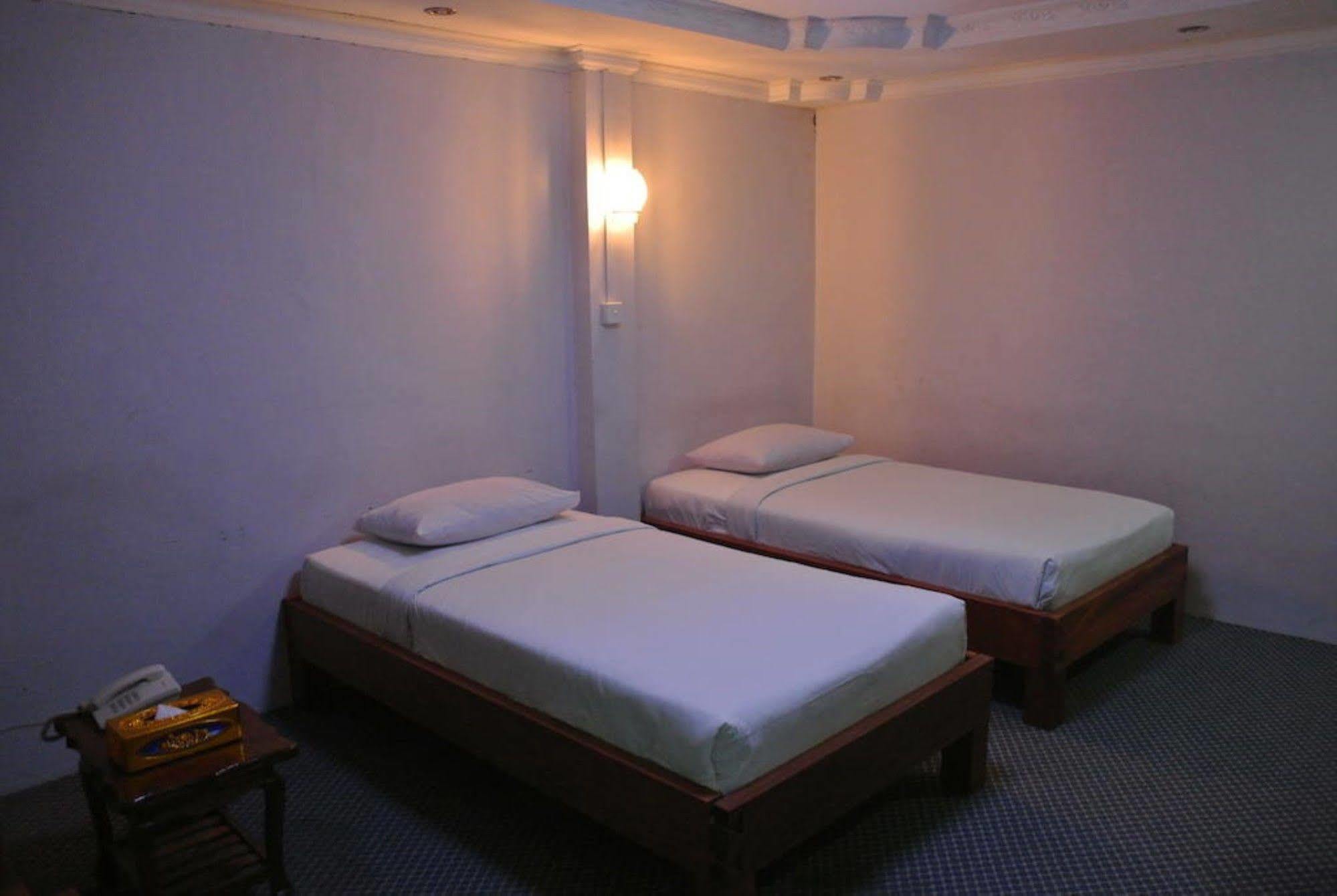 Yaewaddy Motel Gyogon Екстер'єр фото